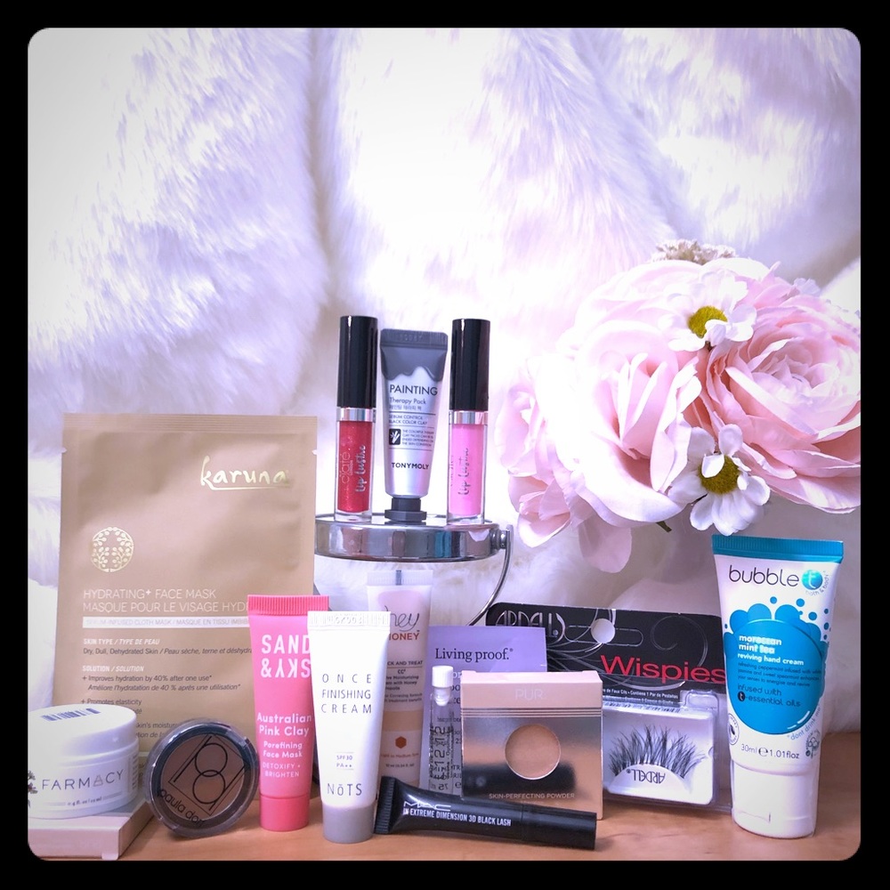 ✨FREE gift with every purchase!✨